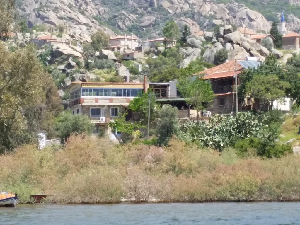 Selenes Pansiyon Kapikiri Buitenkant foto